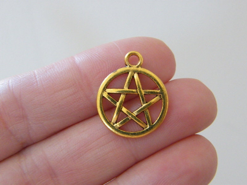10 Pentagram charms antique gold tone HC30