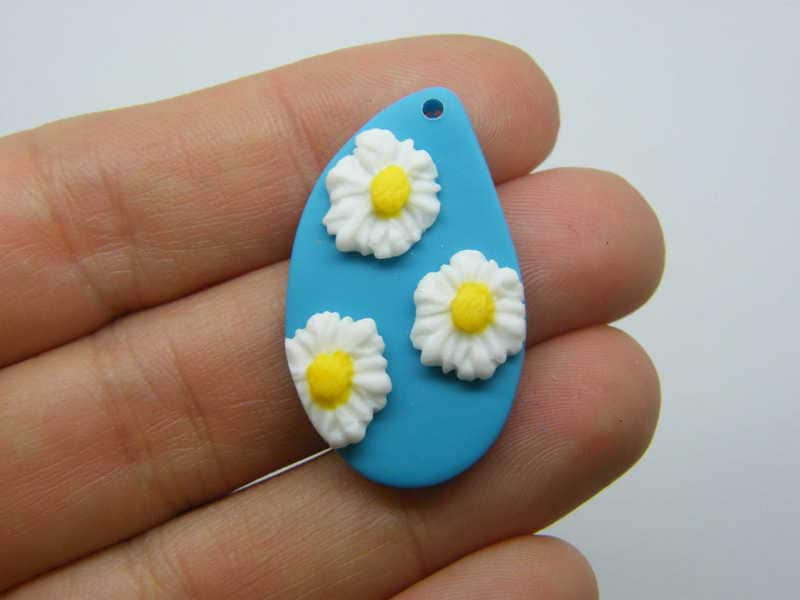 4 Flower pendants blue white yellow clay F525