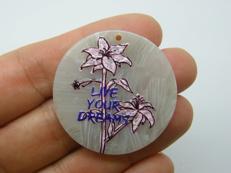 4 Flowers live your dreams pendants resin F581