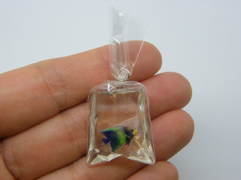 1 Fish in a bag pendant acrylic FF697