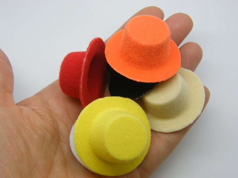 4 Hat embellishment miniature random mixed material CA