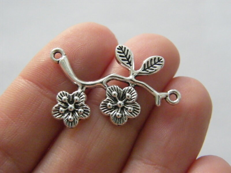 8 Branch with flowers connector charms antique silver tone F289