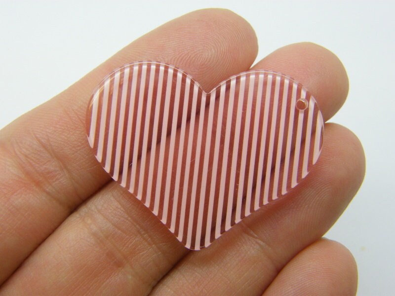 8 Heart pendants clear and pink stripe resin H282