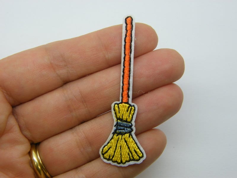 8 Broomstick patch polyester embroidery HC640