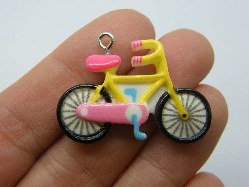 4 Bicycle charms resin TT80