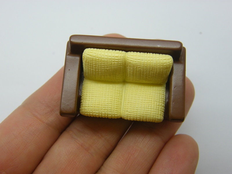 1 Couch sofa furniture miniature dollhouse resin P689 - SALE 50% OFF