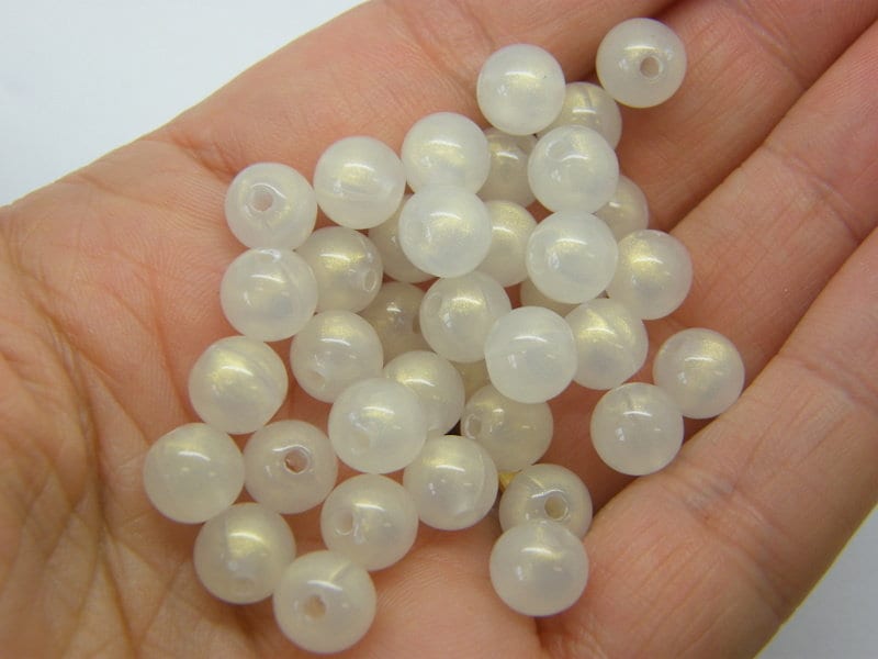100 Clear pearlized gold glitter dust beads 8mm acrylic BB632