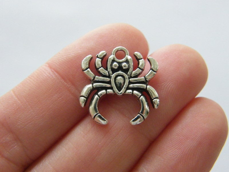 8 Spider charms antique silver tone HC6