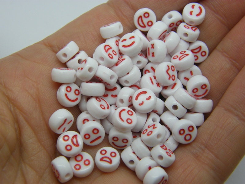 100 Face beads white red acrylic AB546  - SALE 50% OFF