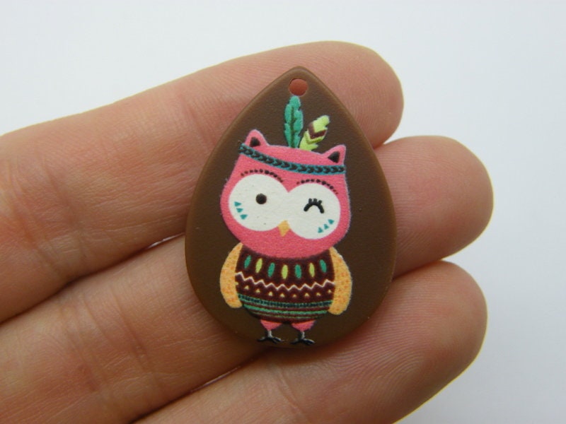 4 Owl pendants brown acrylic B165