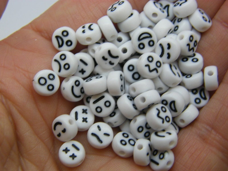 100 Face beads white black acrylic AB535  - SALE 50% OFF