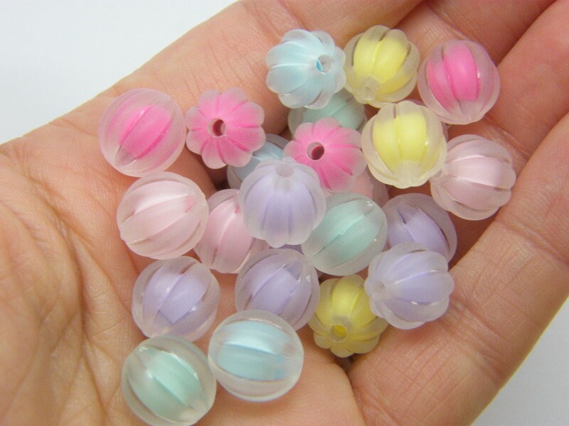 50 Corrugated beads random mixed frosted acrylic BB344