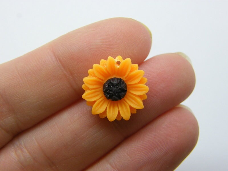 10 Sunflower flower pendants orange and brown tone F647