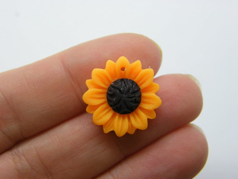 8 Sunflower flower pendants orange and brown tone F646