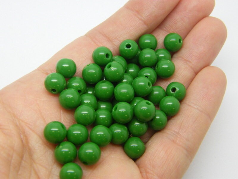 100 Green beads 8mm round acrylic AB525 - SALE 50% OFF