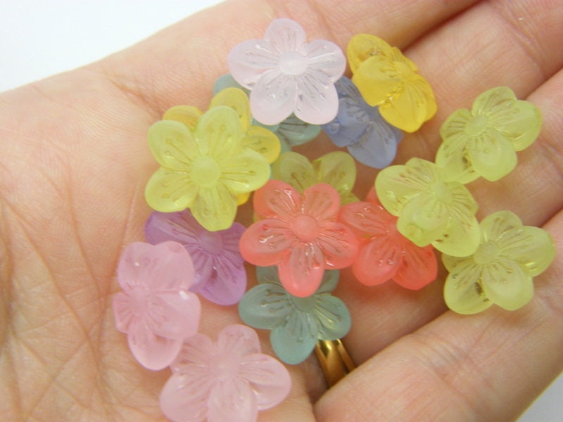 80 Flower beads random mixed frosted acrylic BB322