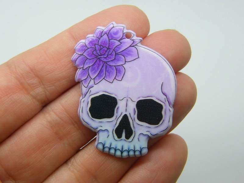 2 Skull Halloween pendants acrylic HC719