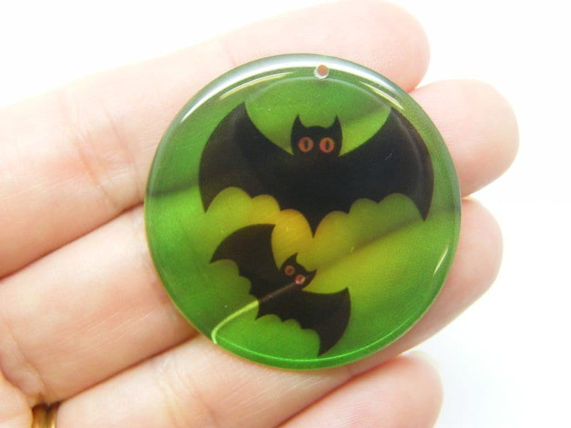 4 Bats Halloween pendants transparent green black resin HC779