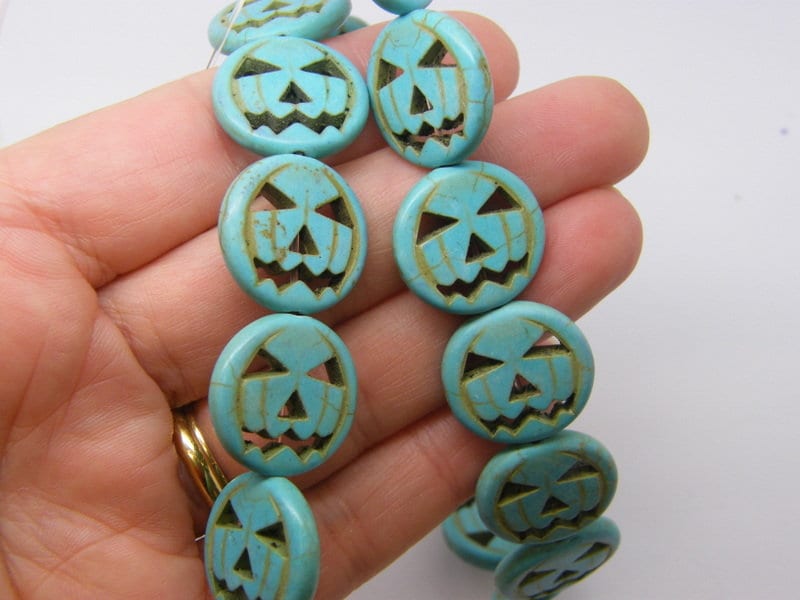 20  Blue pumpkin jack o lantern 20mm beads SK30