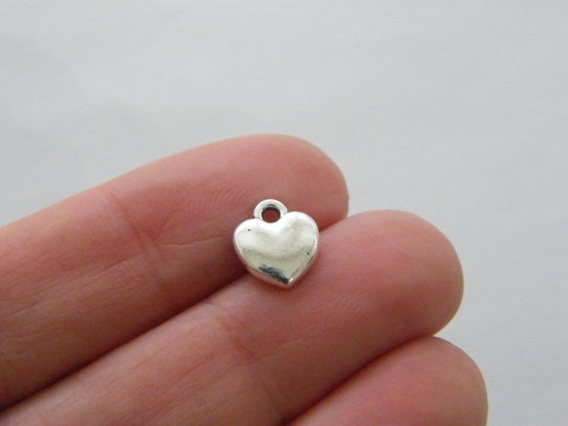 BULK 50 Heart pendants antique silver tone H74 - SALE 50% OFF
