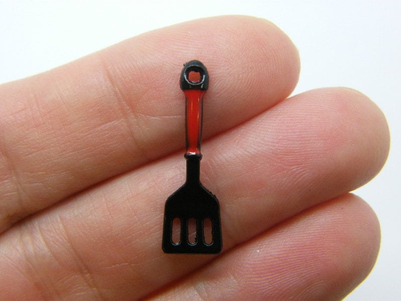 6 Spatula charms black and red tone FD510