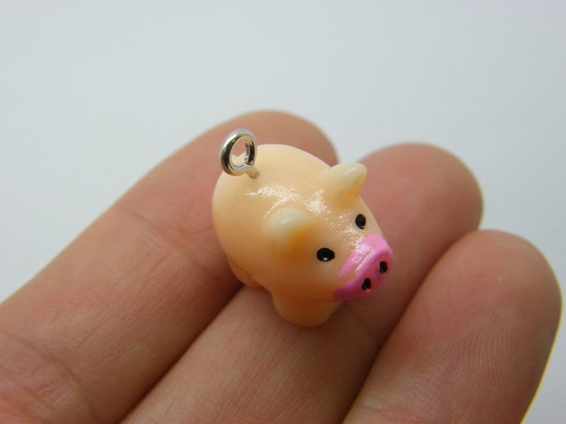 BULK 30 Pig pendants pink resin A72