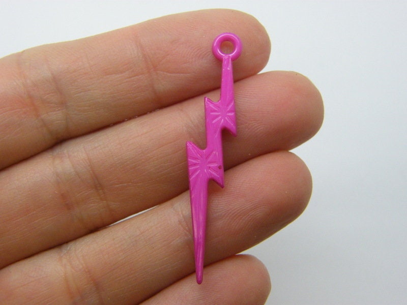 30 Dark pink fuchsia acrylic lightning bolt pendants S372  - SALE 50% OFF