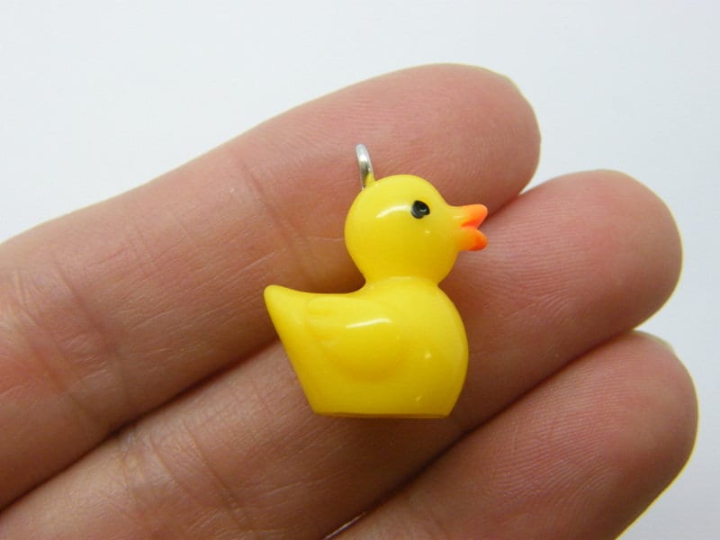 6 Rubber duck charms resin P579