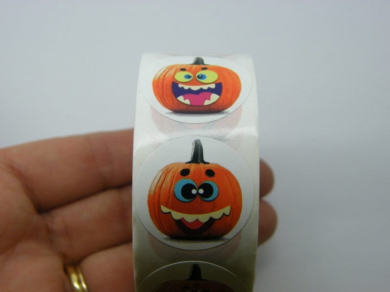 1 Roll Halloween pumpkin orange black 500 stickers 015K