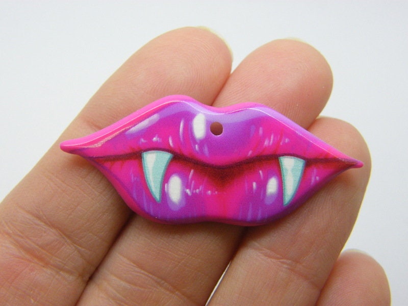 2 Vampire mouth pendants Halloween acrylic HC822