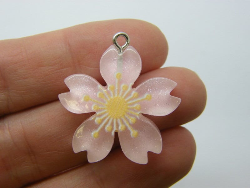 4 Flower pendants glitter pink resin F674