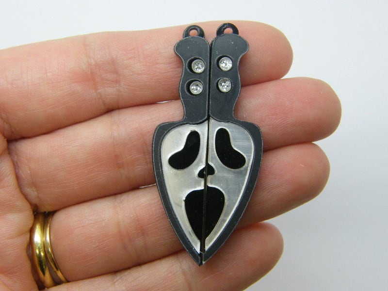 2 Knife face pendant black silver acrylic HC508