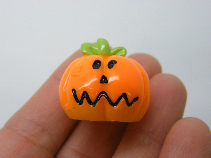 4 Pumpkin Halloween embellishments miniature orange resin party decoration  HC311
