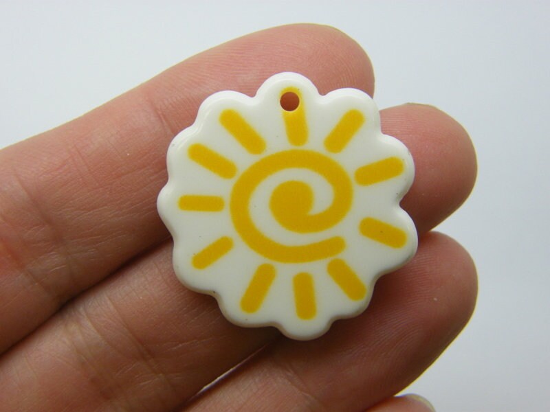 2 Sun pendant white yellow acrylic S95