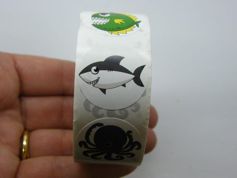 1 Roll sea creatures 500 stickers B03