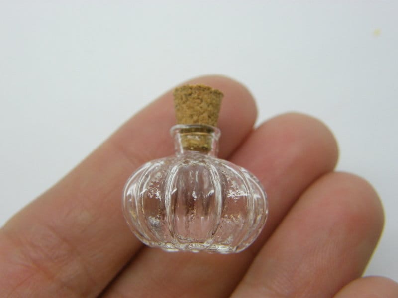 1 Glass bottle with cork clear glass M290