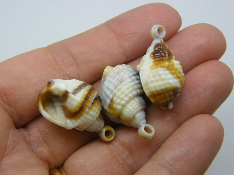 10 Shell pendants imitation stone  acrylic FF514