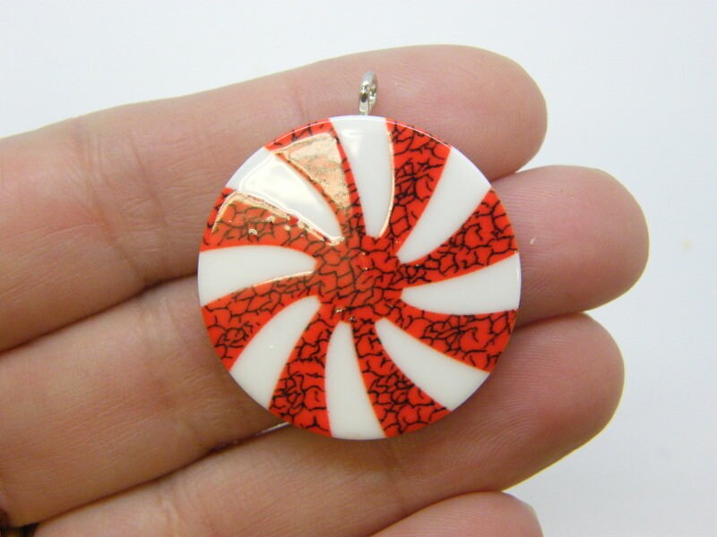 2 Christmas candy pendants white red acrylic CT335