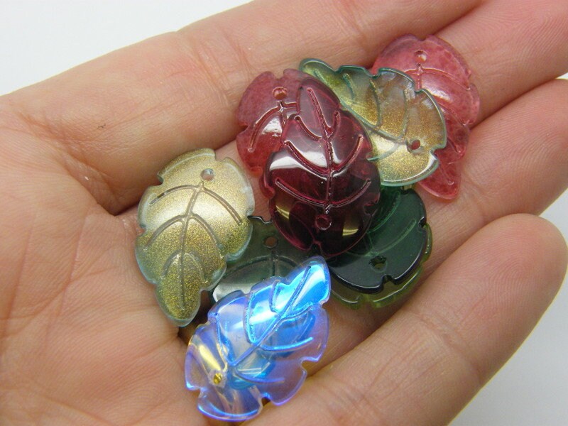 20 Leaf charms pendants random mixed glass L456