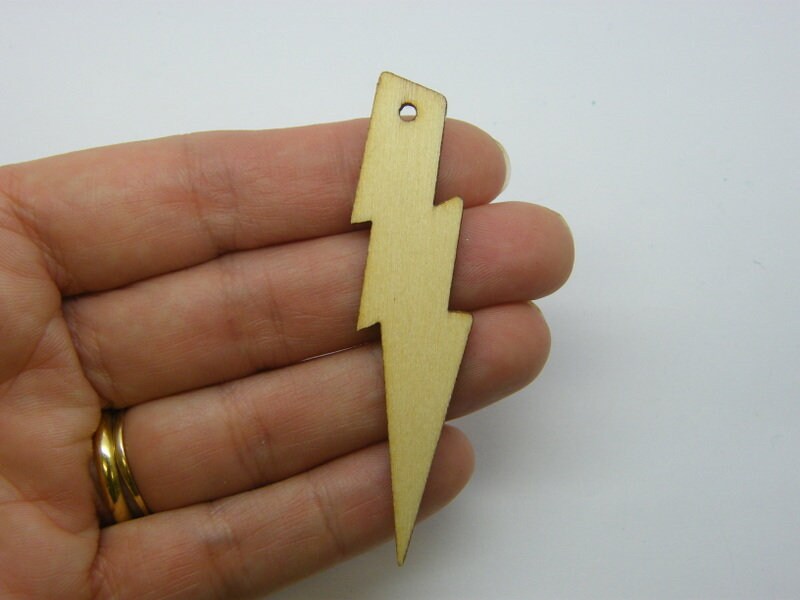 10 Lightning bolt pendants natural wood S100