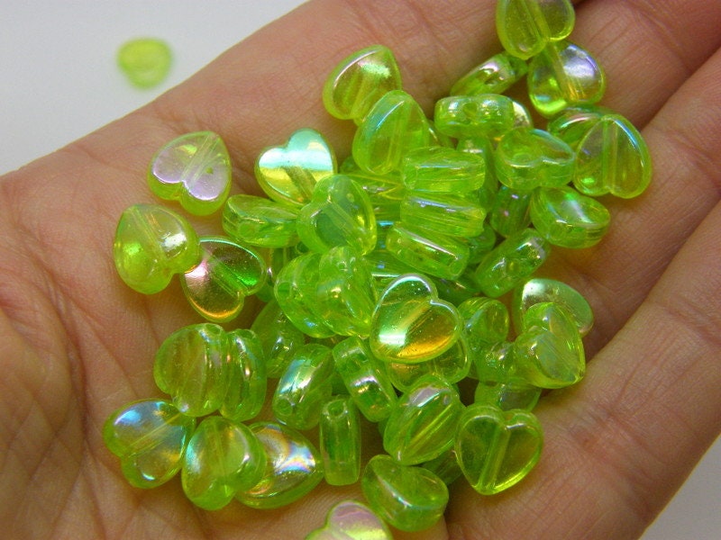 100 Heart beads green AB acrylic AB115