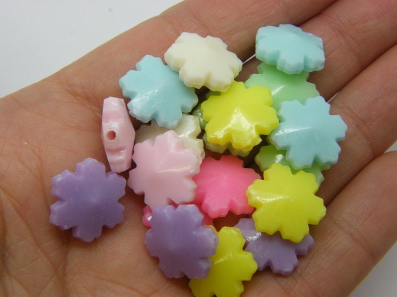 100 Snowflake beads random mixed acrylic BB845 - SALE 50% OFF