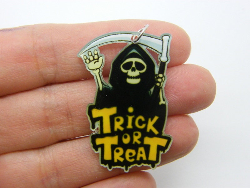 4  Grim reaper trick or treat Halloween pendants acrylic HC3