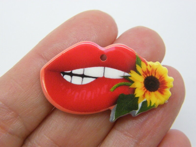 2 Lips mouth sunflower pendant acrylic P436