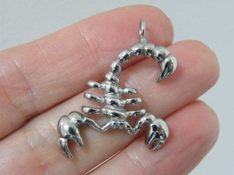 1  Scorpion pendant silver tone stainless steel A764