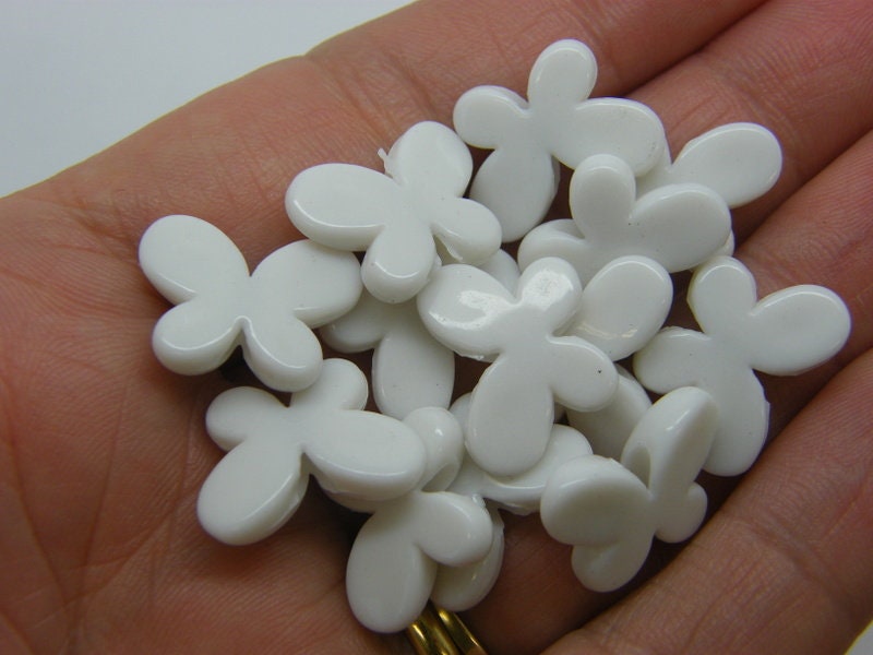 50 Butterfly white acrylic beads AB819  - SALE 50% OFF