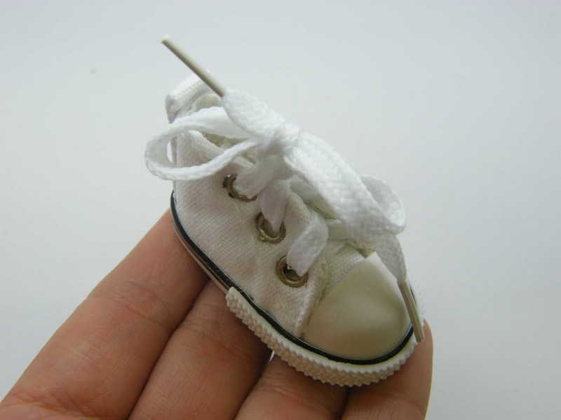 2 Shoe embellishment miniature white material CA