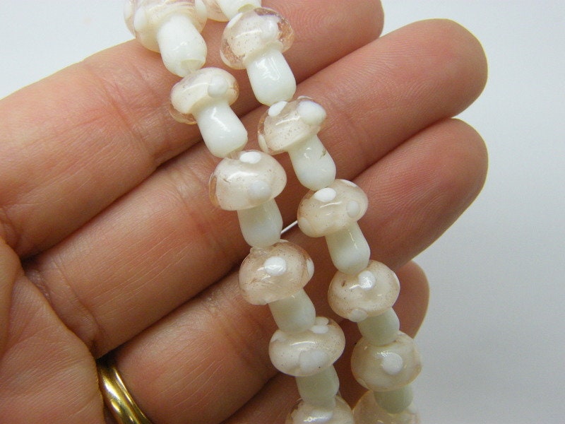 22 Mushroom beads misty rose pink and white glass L