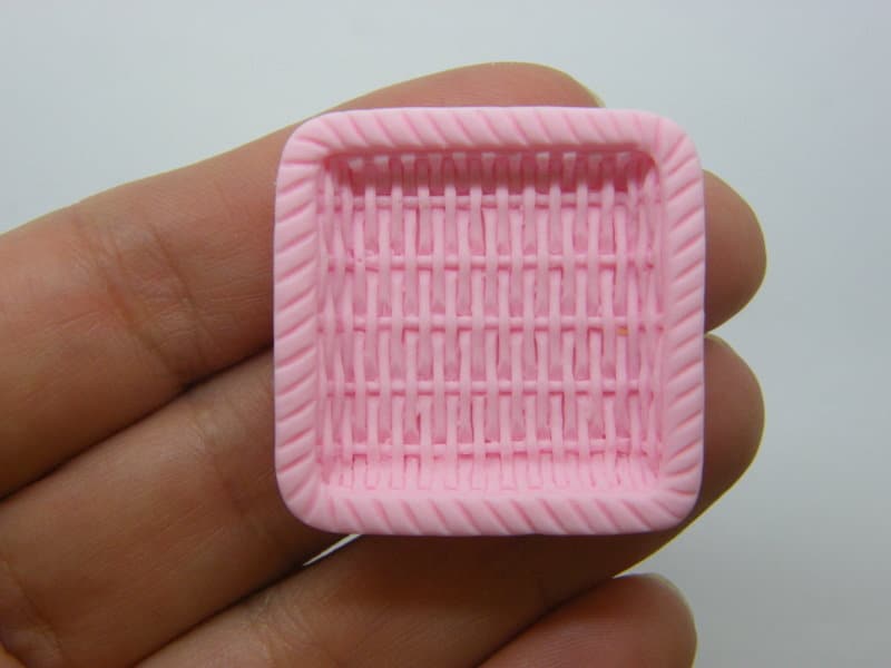 6 Rattan basket tray pink resin P