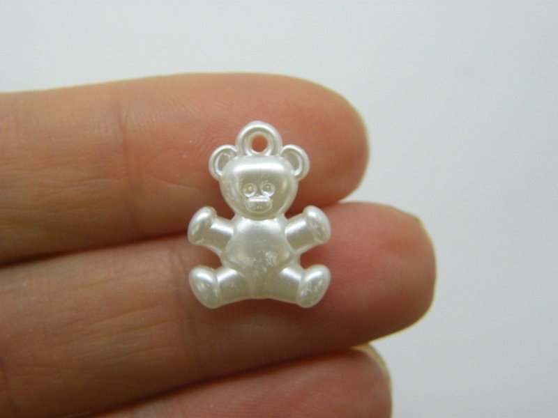 100 Teddy bear charms silvery pearl acrylic P30 - SALE 50% OFF
